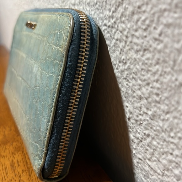 💞🥰🌴BRAND AUTHENTIC IS HERE!!! 🥵 BAGS AND WALLETS ARE $3 START ONLY! - Picture 8 of 14